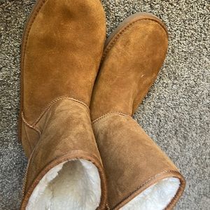 Mens Koolaburra by Ugg never worn
